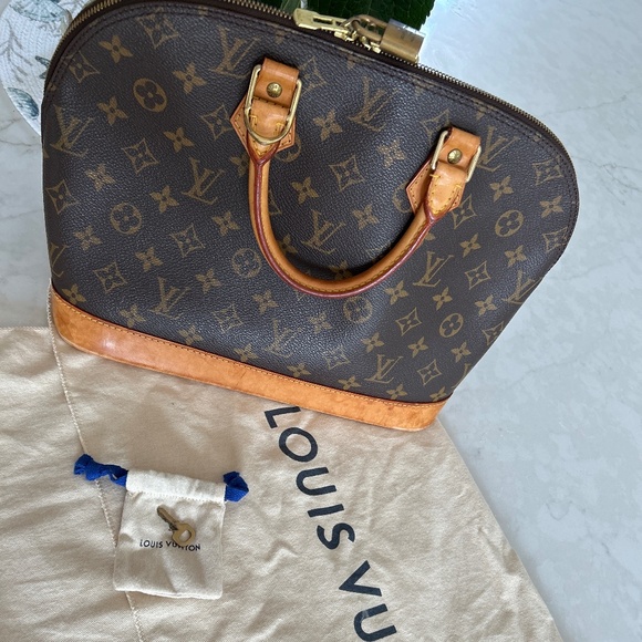 Louie Vuitton Alma PM handbag - Picture 1 of 10